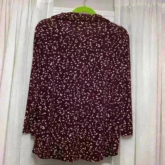 New Burgandy Beacon Stitch Fix Blouse V-neck  Large. New never worn E - Picture 8 of 13